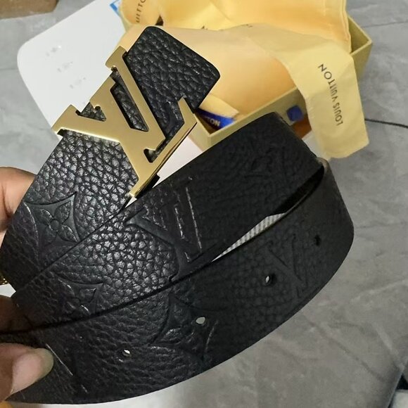Lｖ reversible belt - Picture 1 of 4
